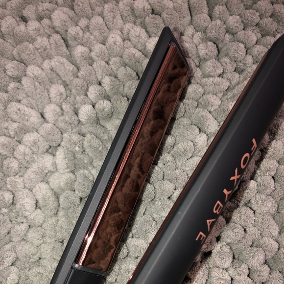 FOXYBAE Hair Straightner - Sleek Flat Iron (Rose Gold Titanium) - Picture 7 of 9